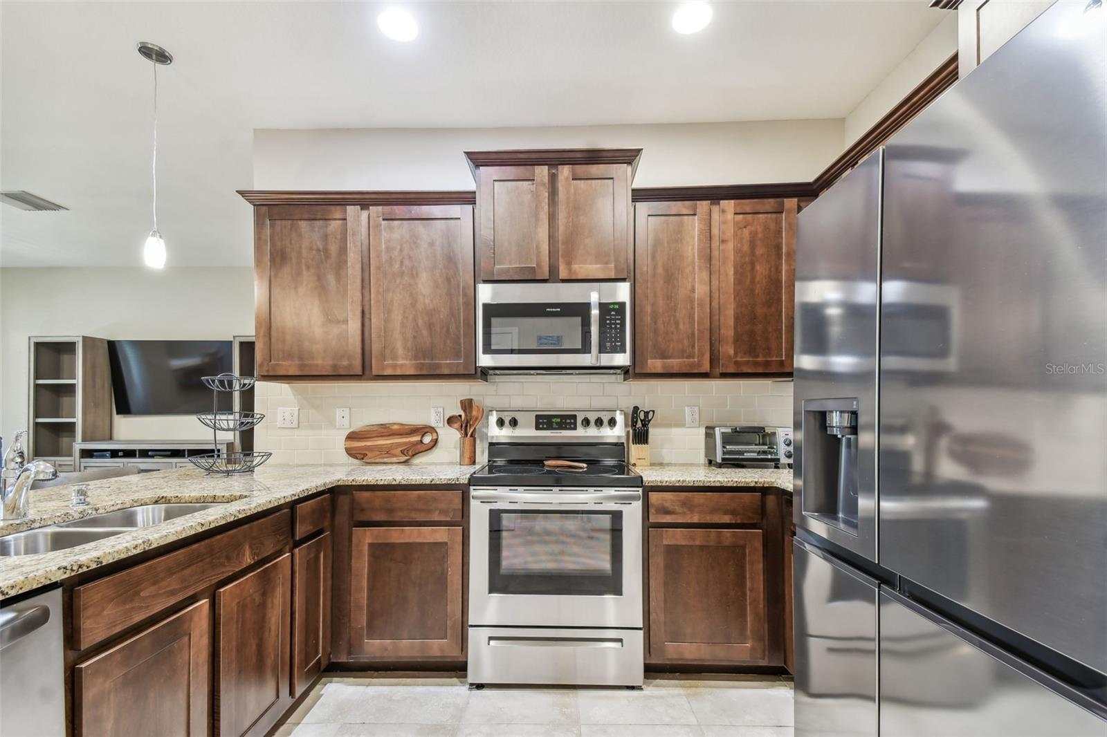 Listing photo id 8 for 5304 6th Way N