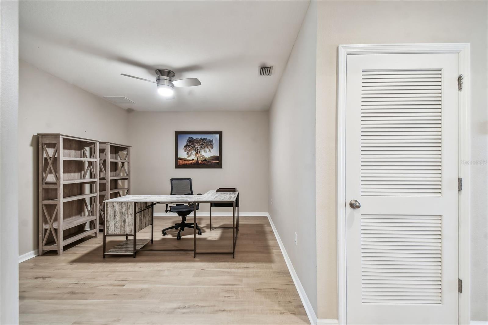 Listing photo id 15 for 5304 6th Way N