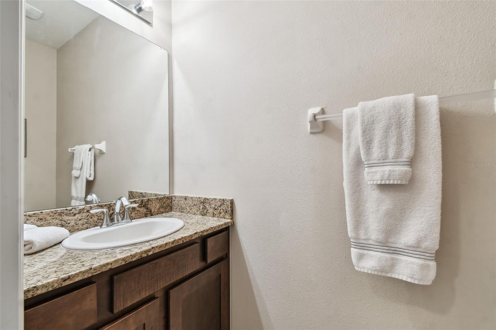 Listing photo id 3 for 5304 6th Way N