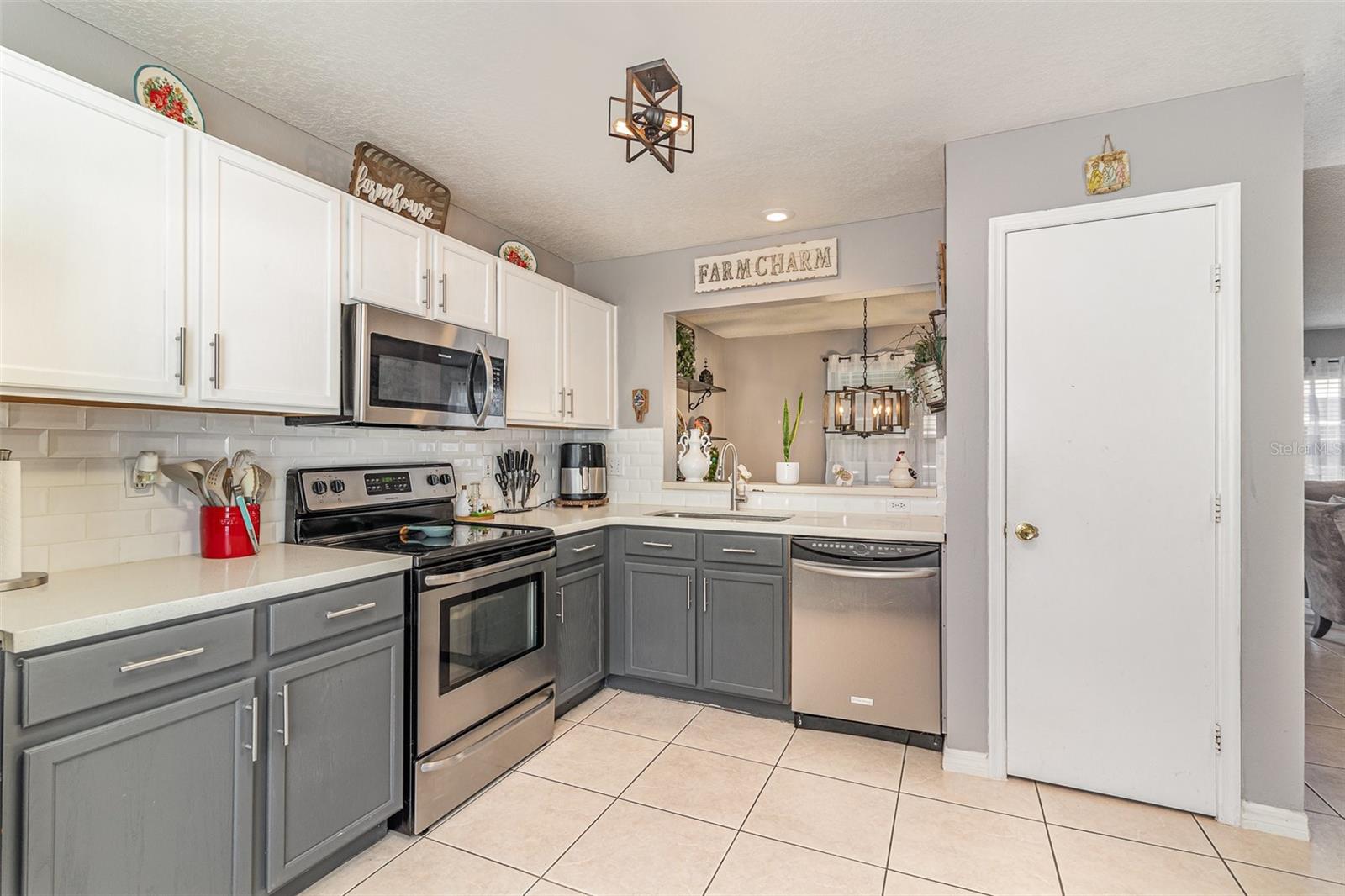 Image 10 of 32 For 2116 Cypress Bay Boulevard