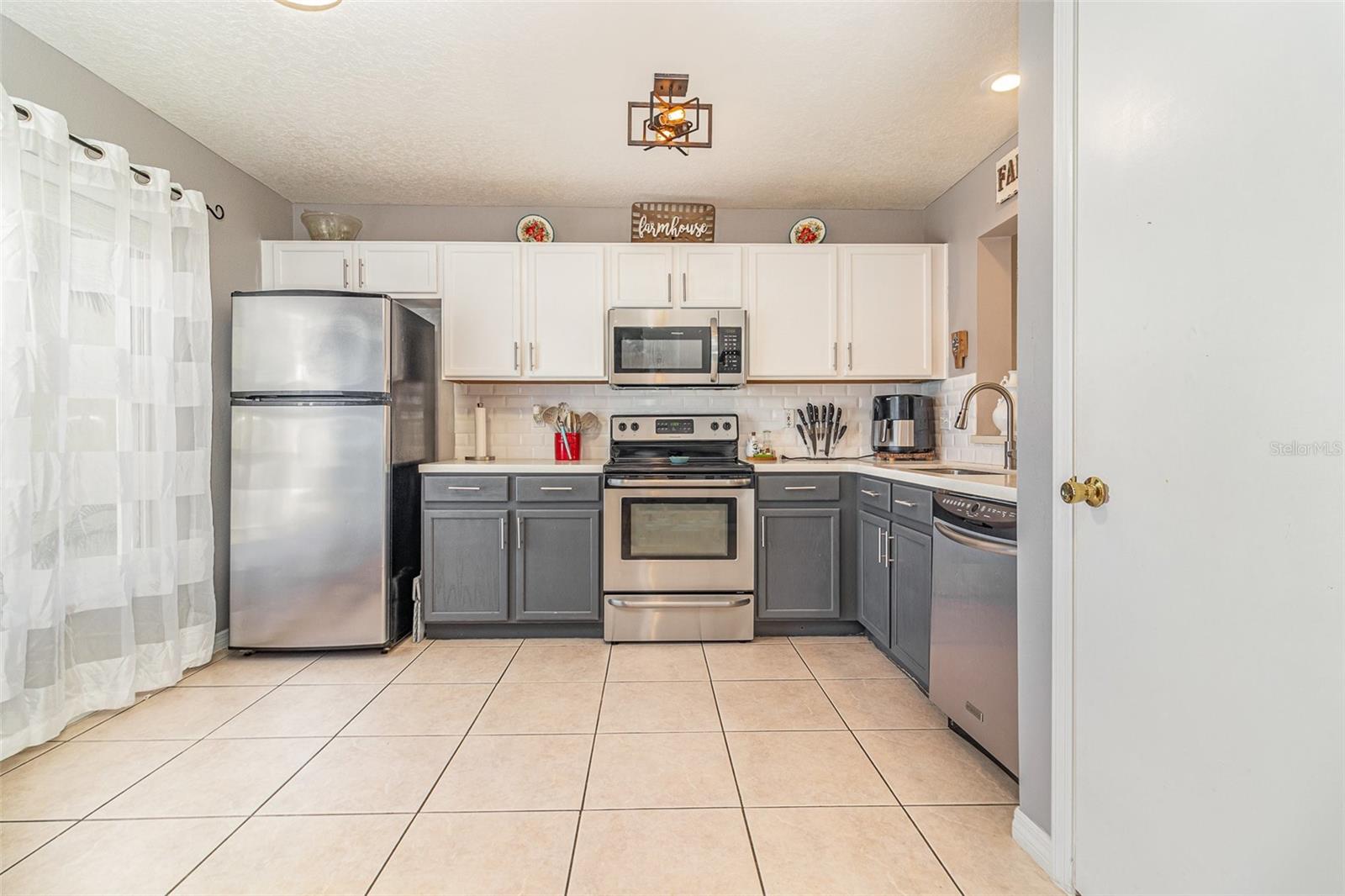 Image 9 of 32 For 2116 Cypress Bay Boulevard