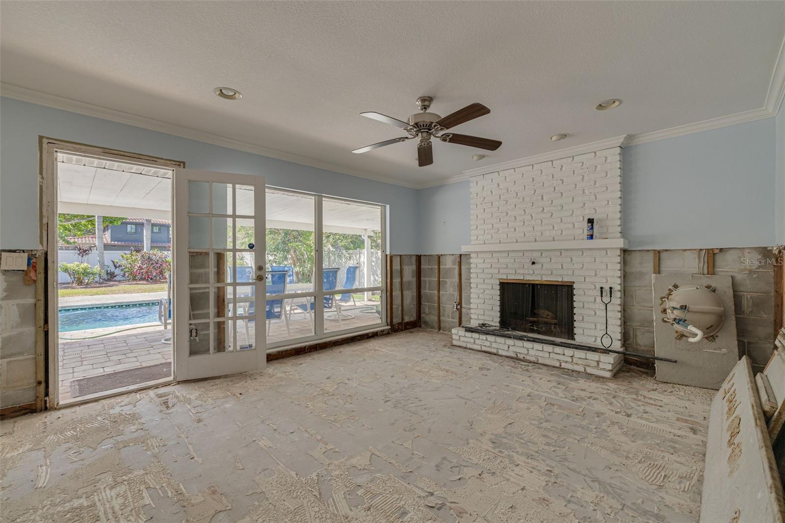 Image 17 of 37 For 219 Miramar Boulevard Ne