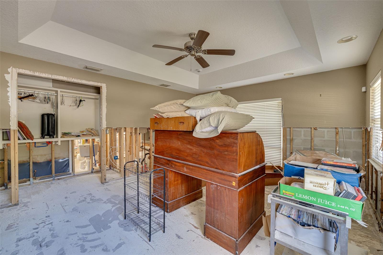 Image 19 of 37 For 219 Miramar Boulevard Ne