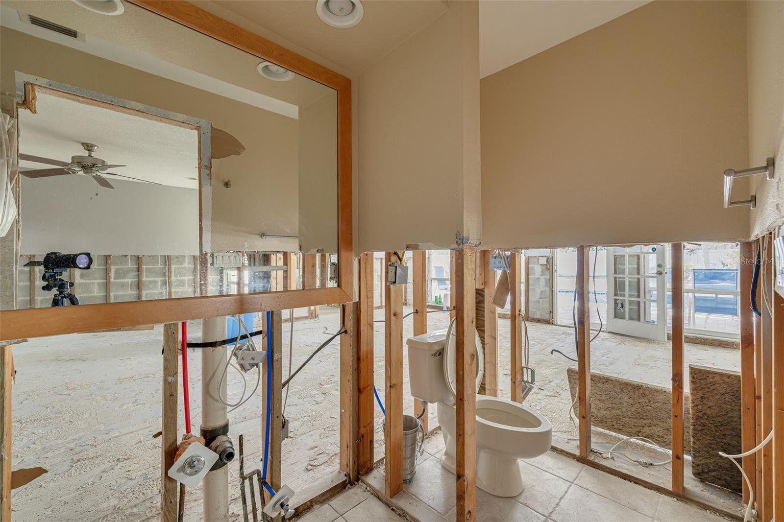 Image 25 of 37 For 219 Miramar Boulevard Ne