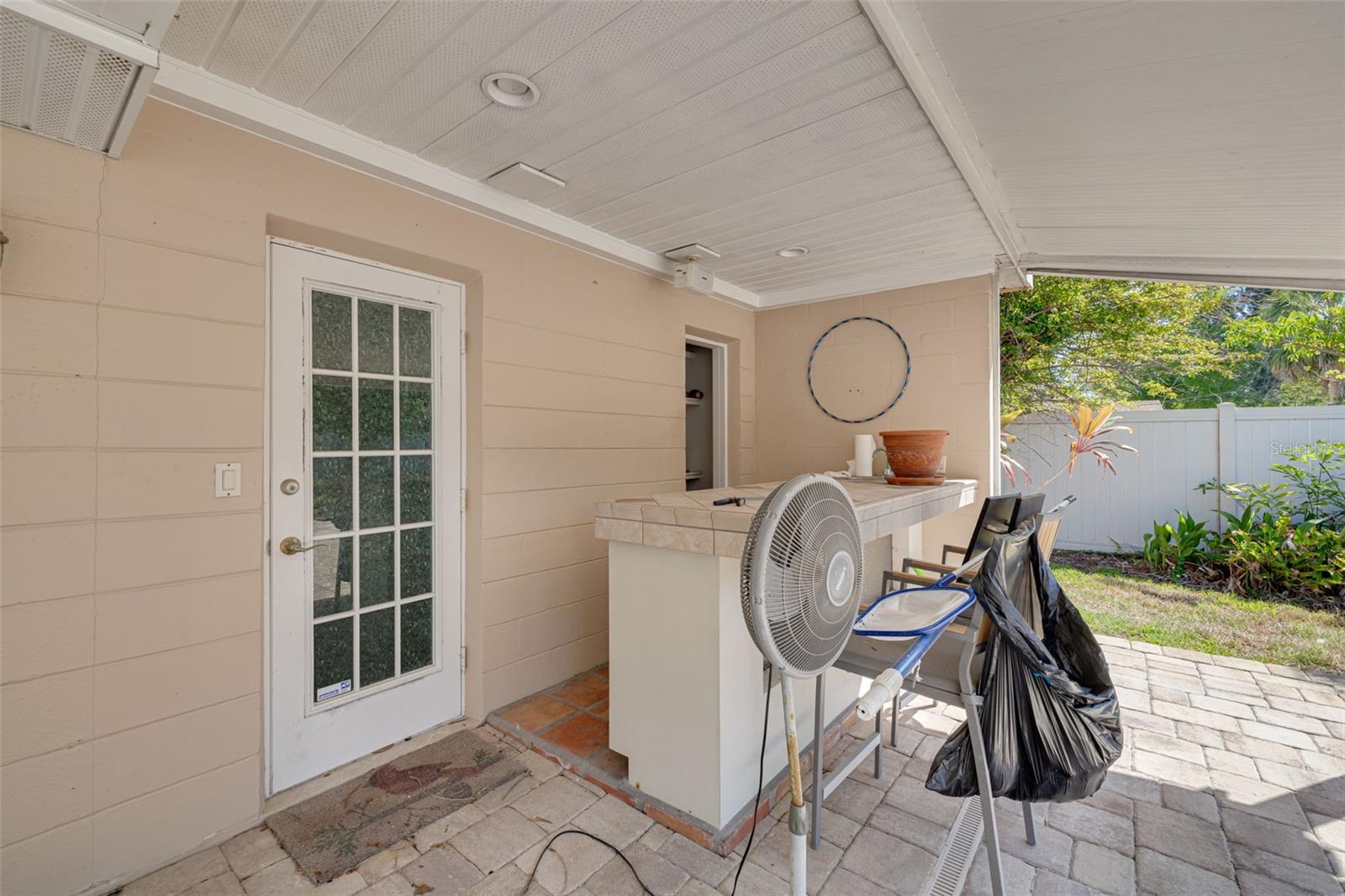 Image 34 of 37 For 219 Miramar Boulevard Ne