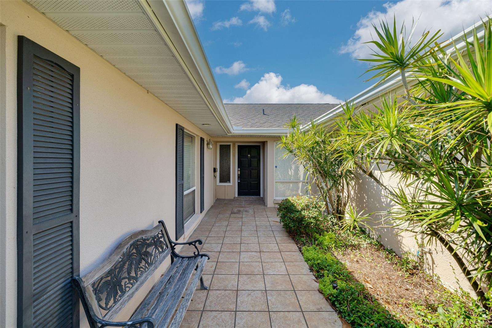 Image 9 of 37 For 219 Miramar Boulevard Ne