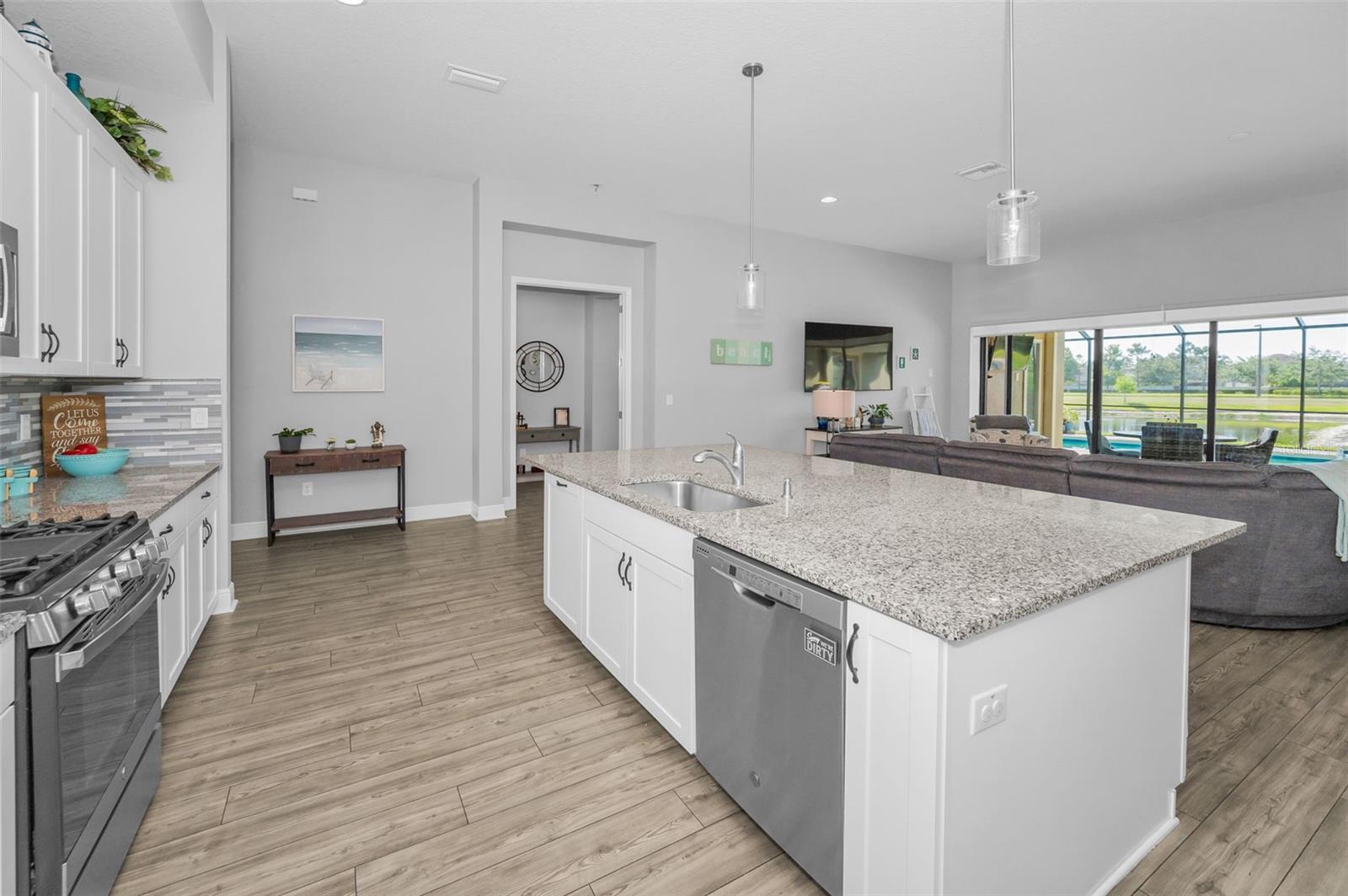 Image 16 of 95 For 8717 Emeraldwood Way