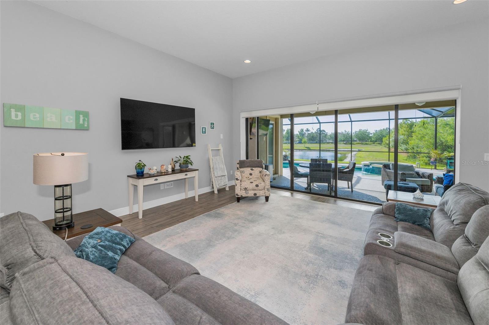 Image 22 of 95 For 8717 Emeraldwood Way