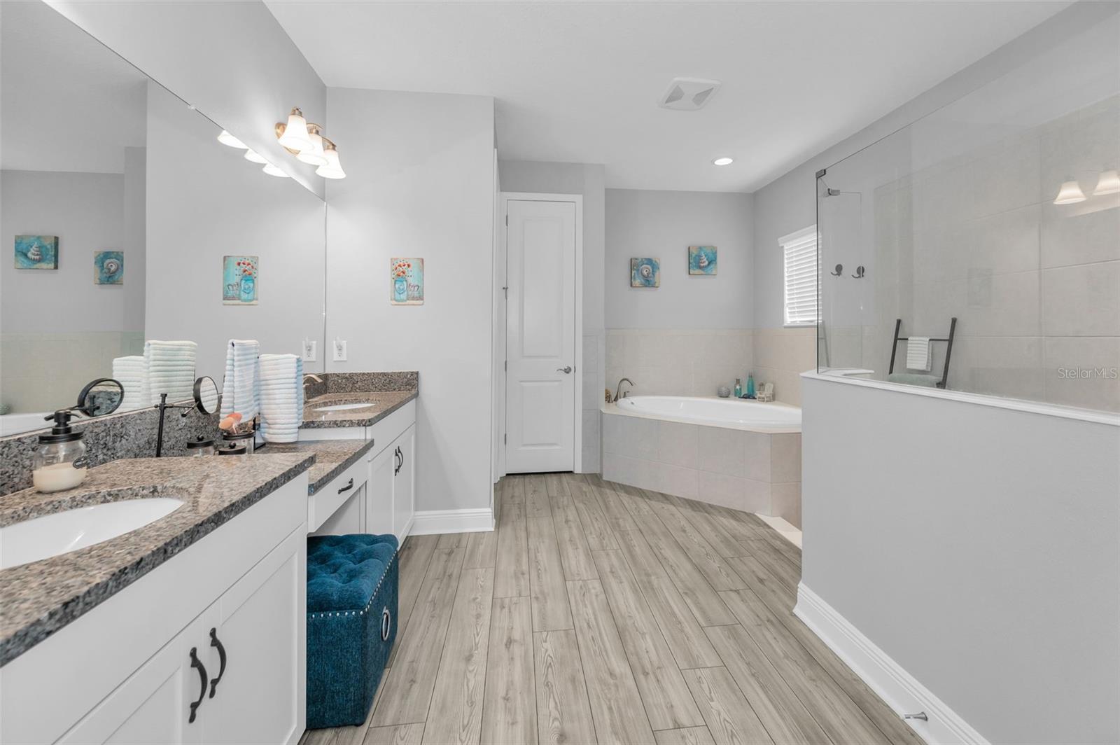 Image 28 of 95 For 8717 Emeraldwood Way