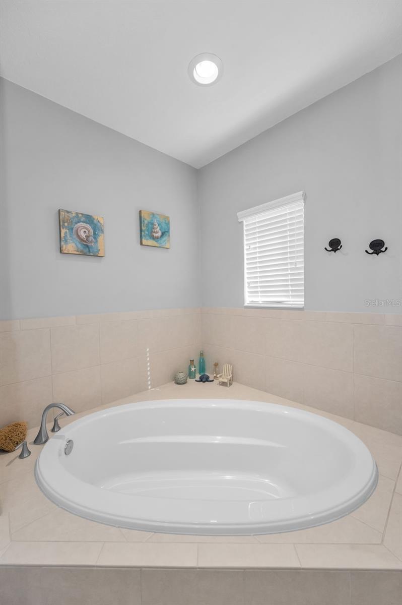 Image 29 of 95 For 8717 Emeraldwood Way