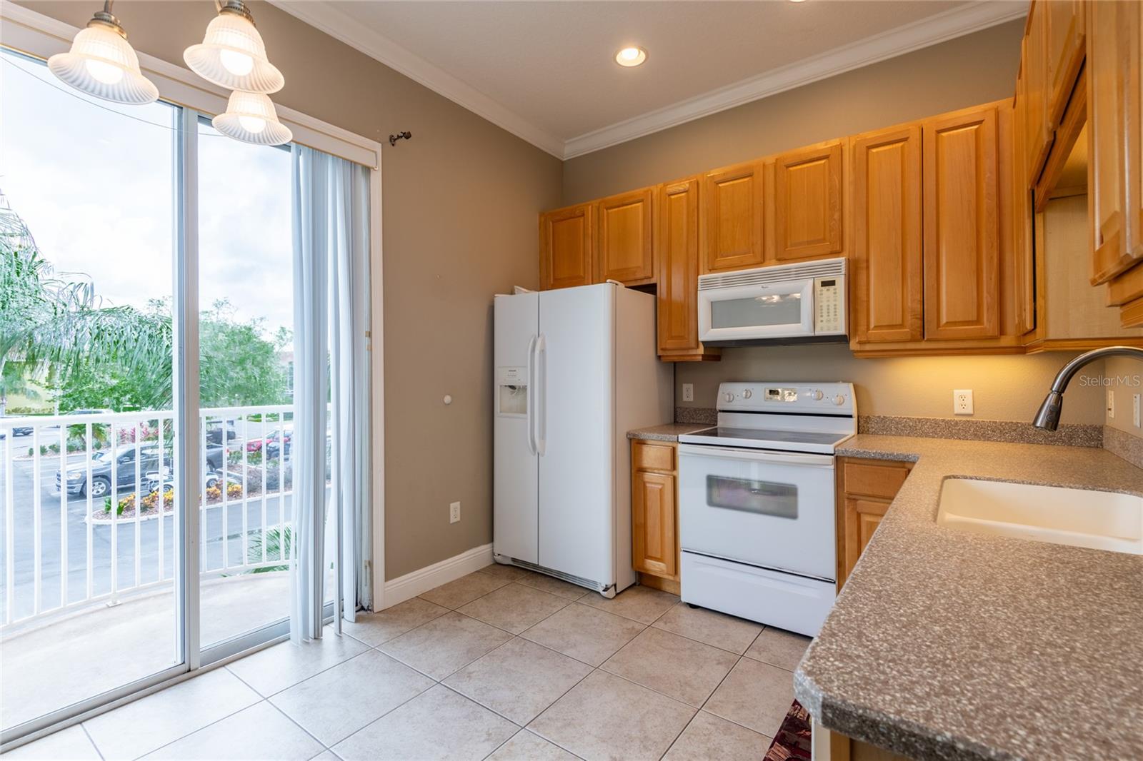 Image 7 of 36 For 21012 Picasso Court 201