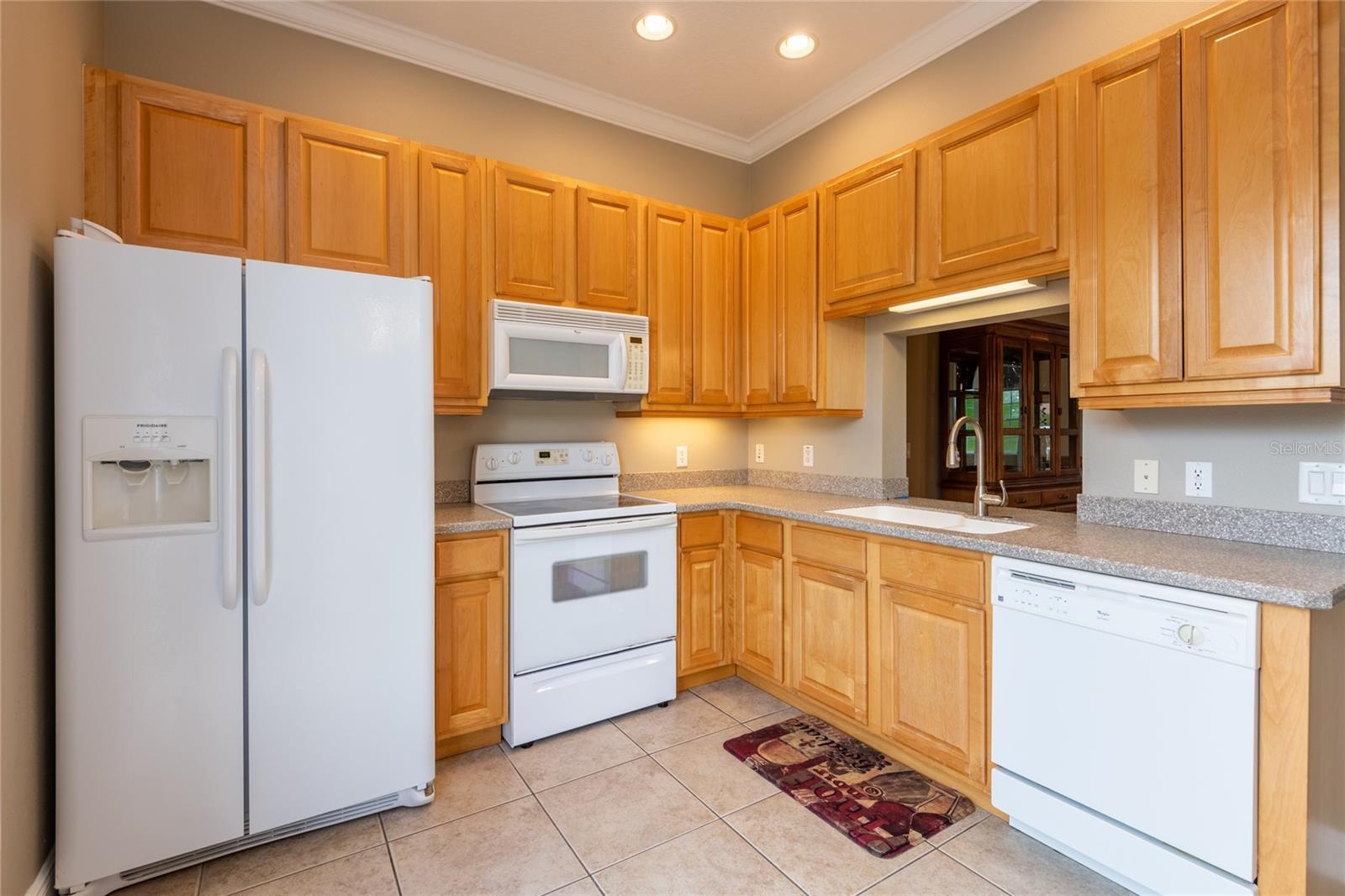 Image 9 of 36 For 21012 Picasso Court 201