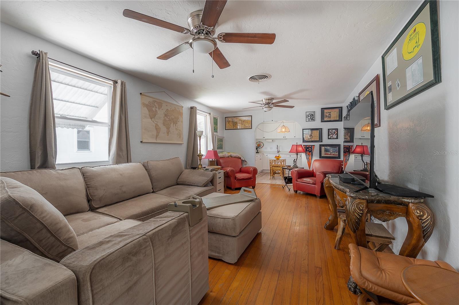 Image 9 of 60 For 2613 Upton Street S