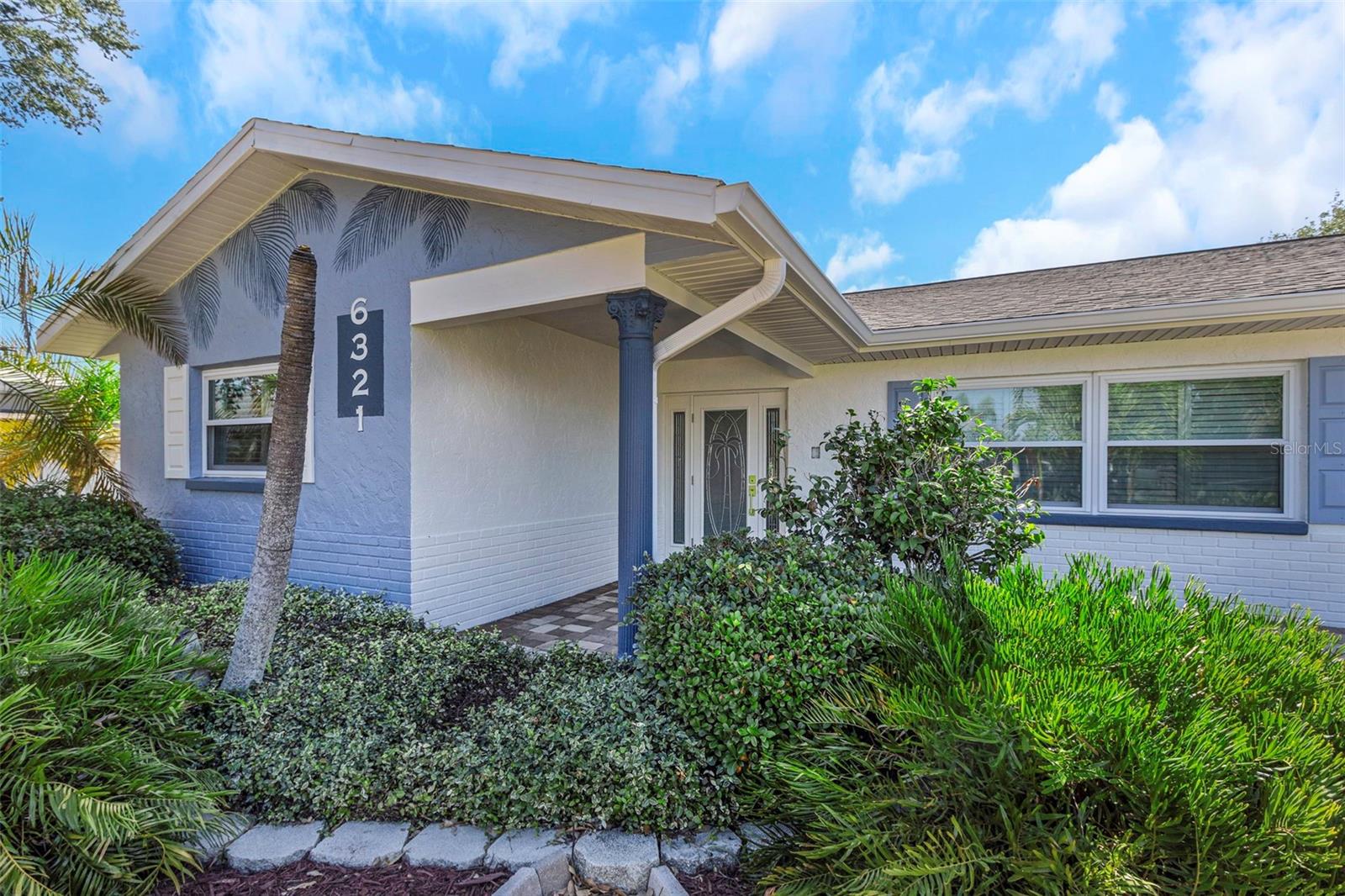 Listing photo id 25 for 6321 Balboa Lane