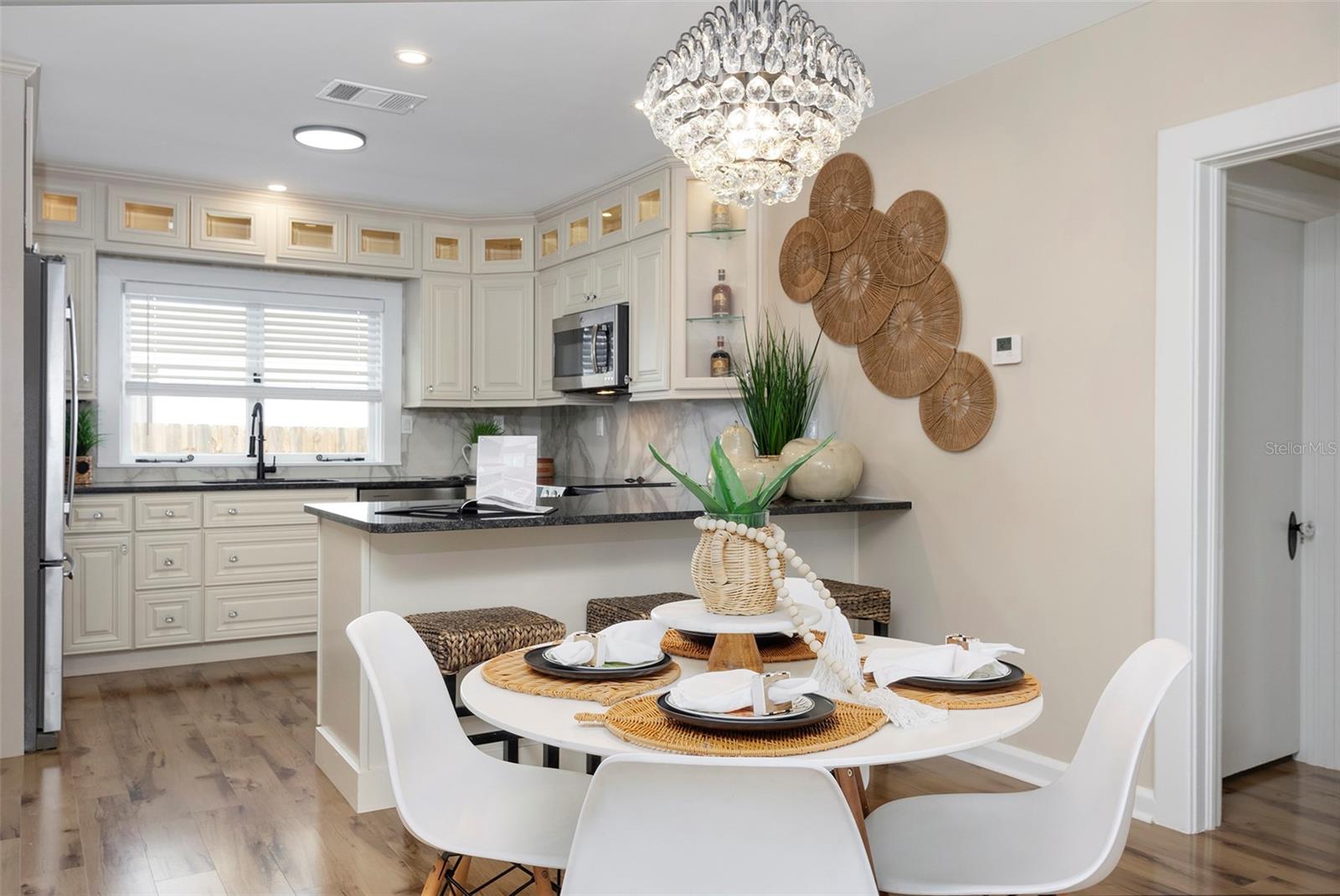 Image 11 of 55 For 701 38th Avenue N