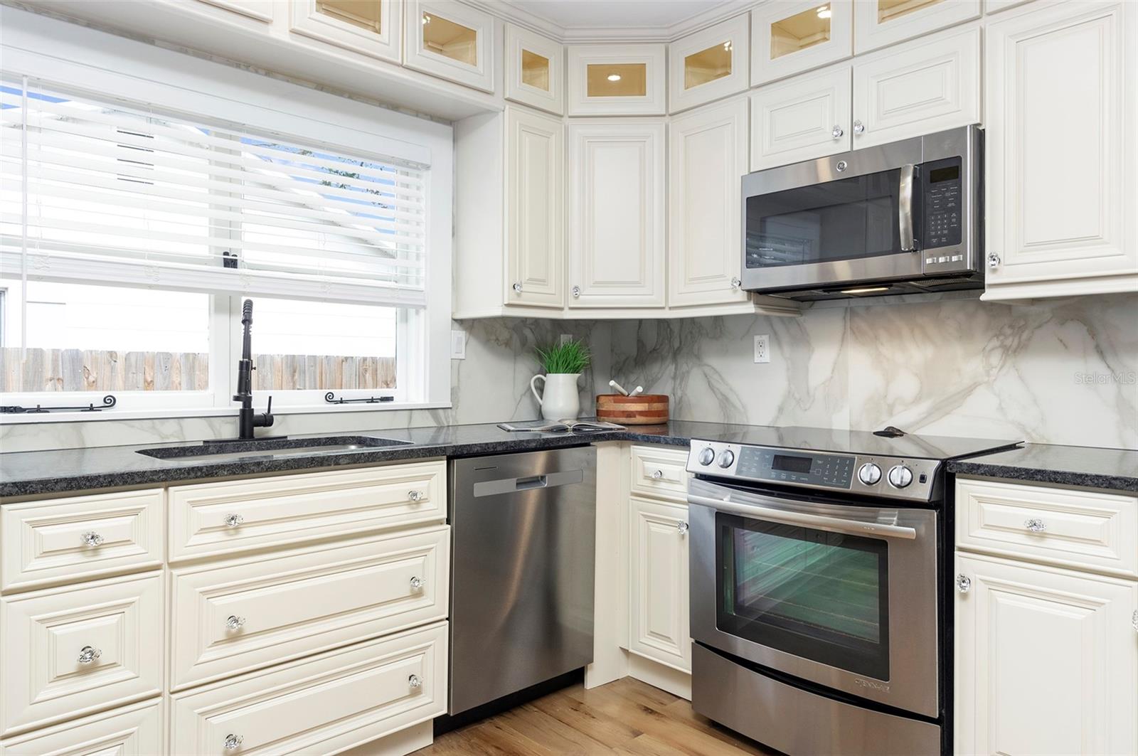 Image 15 of 55 For 701 38th Avenue N