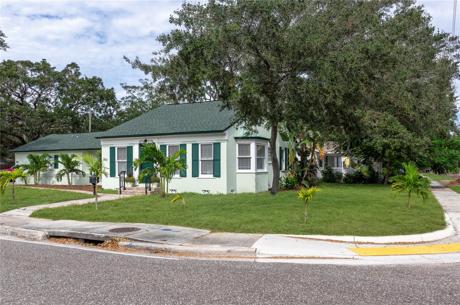 Image 2 of 55 For 701 38th Avenue N