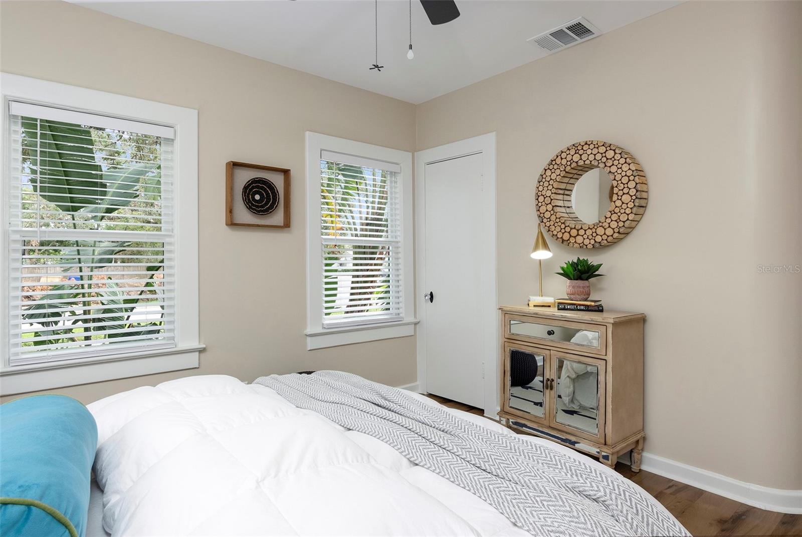 Image 23 of 55 For 701 38th Avenue N