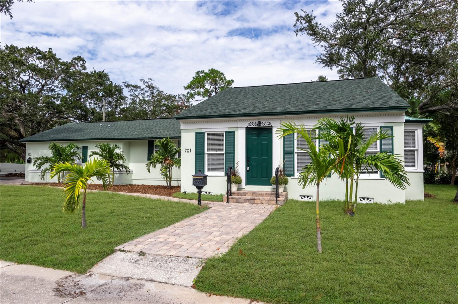 Image 3 of 55 For 701 38th Avenue N