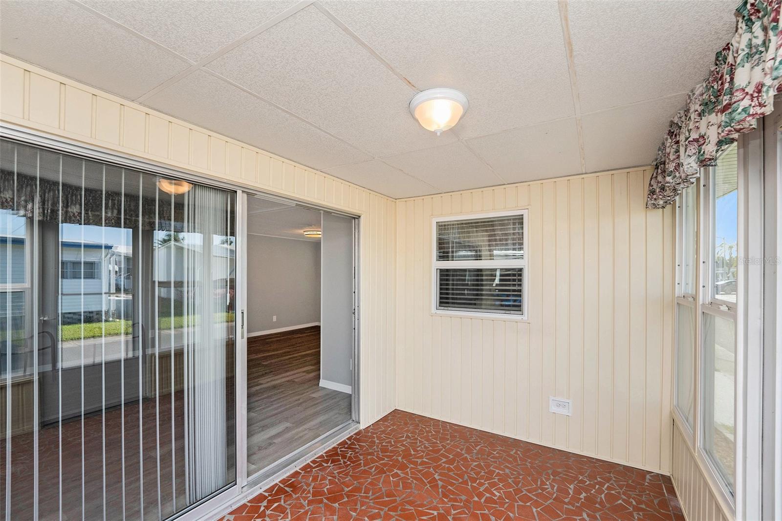 Image 21 of 29 For 34475 Cactus Drive