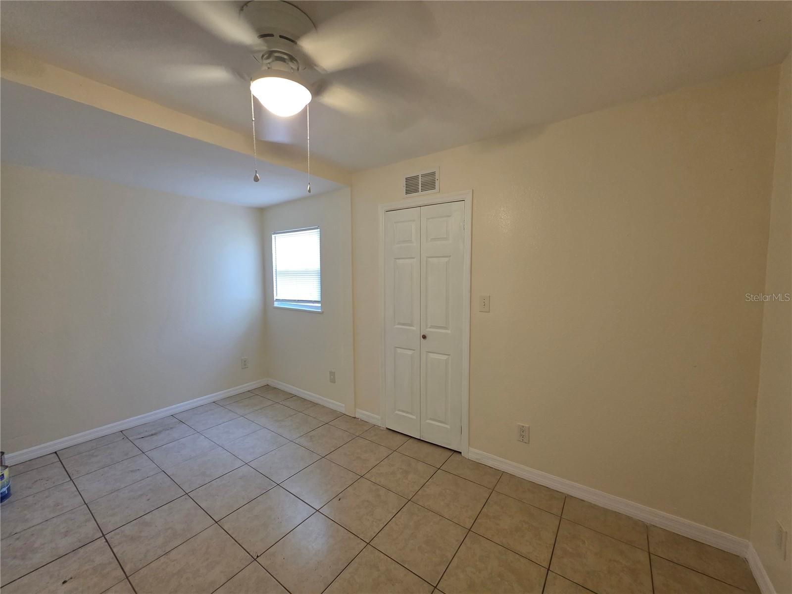 Image 4 of 17 For 718 Paris Avenue S