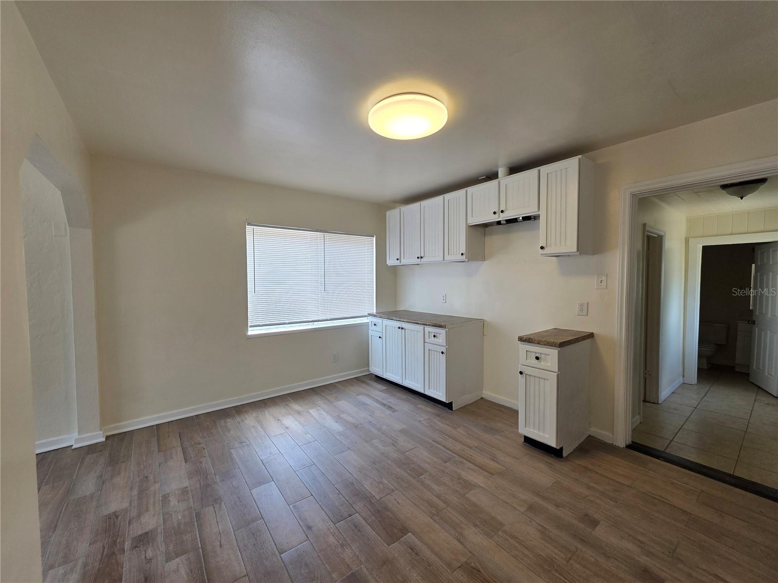 Image 7 of 17 For 718 Paris Avenue S