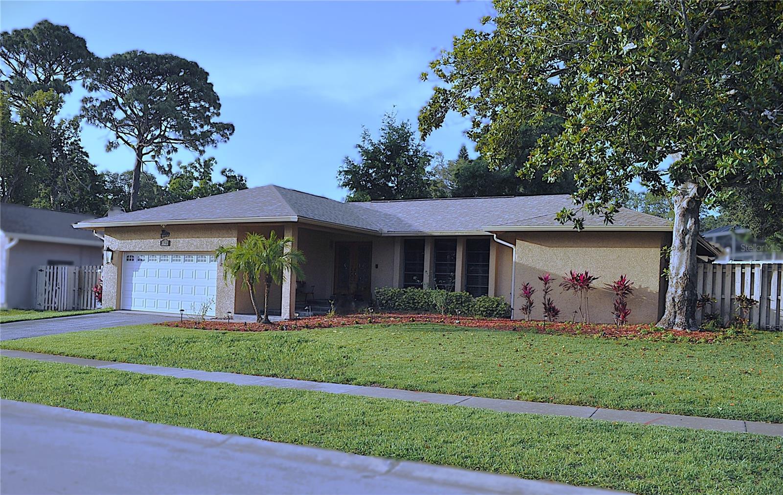 Image 5 of 70 For 915 Rolling Hills Drive