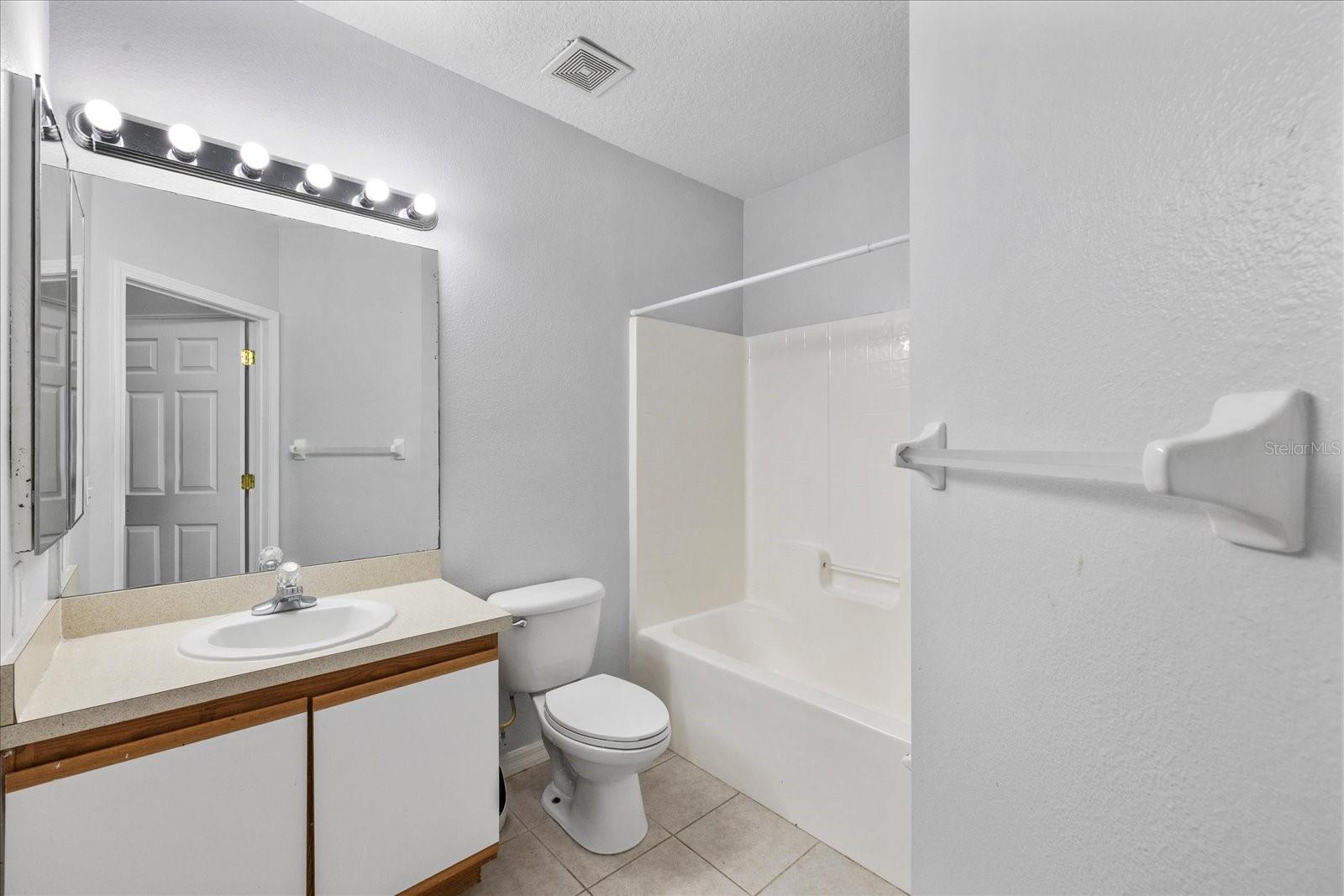 Image 17 of 35 For 9621 Lakedale Way  202