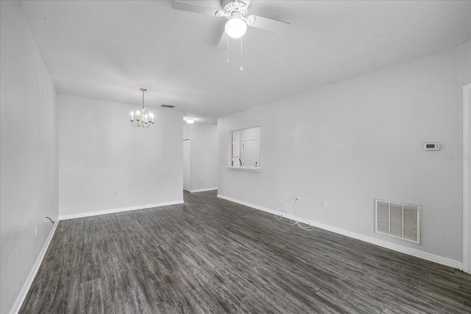 Image 21 of 35 For 9621 Lakedale Way  202
