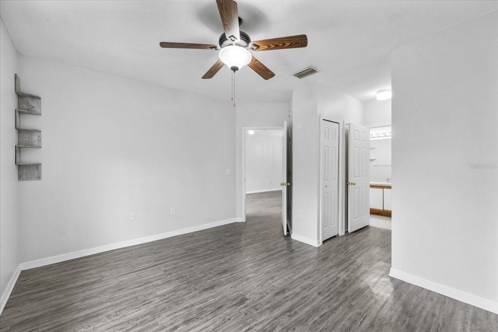 Image 26 of 35 For 9621 Lakedale Way  202