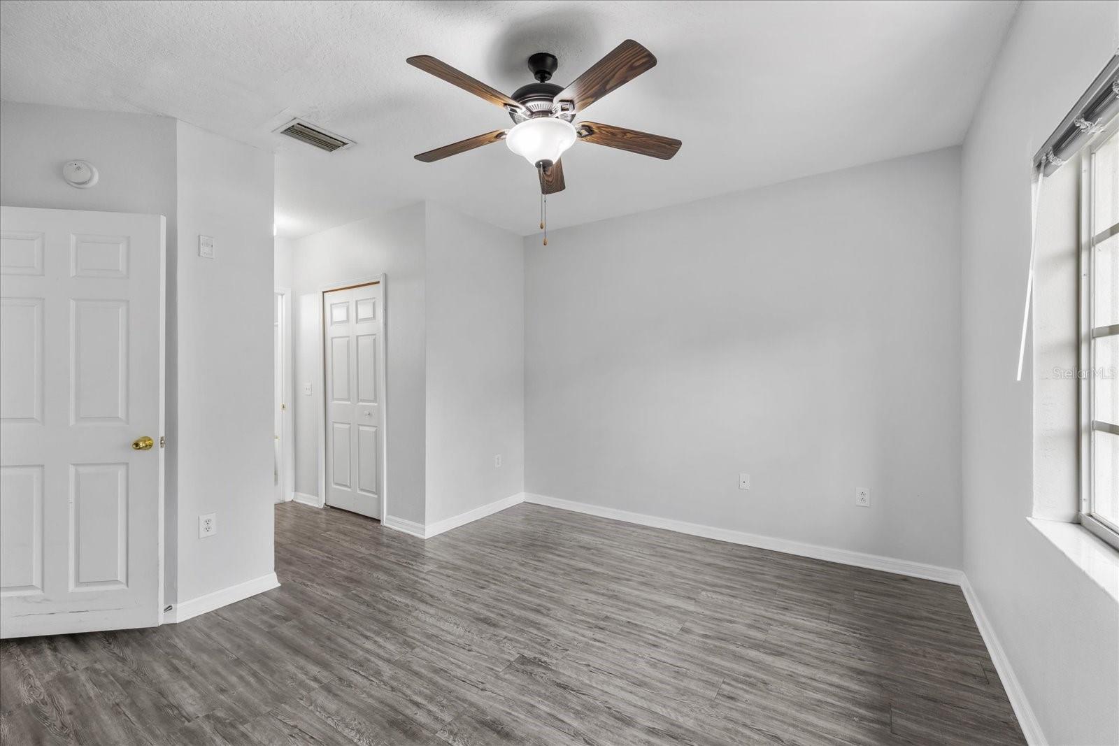 Image 27 of 35 For 9621 Lakedale Way  202
