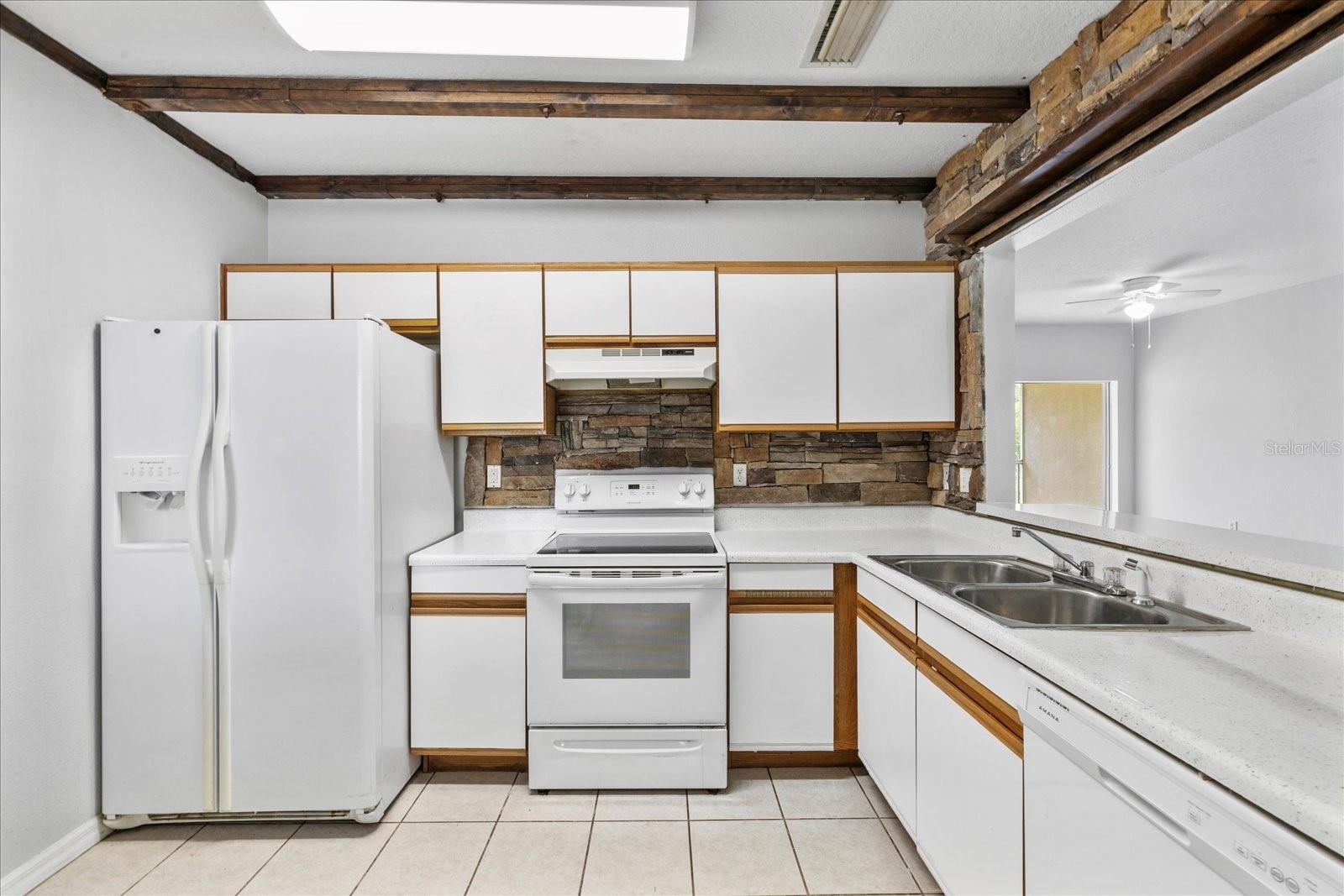 Image 7 of 35 For 9621 Lakedale Way  202