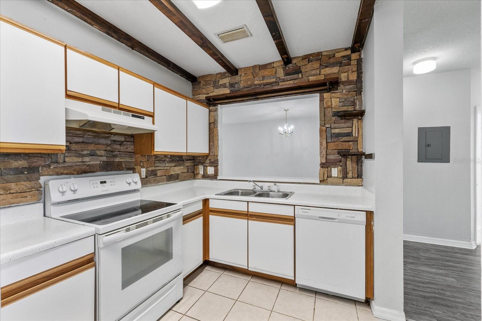 Image 8 of 35 For 9621 Lakedale Way  202