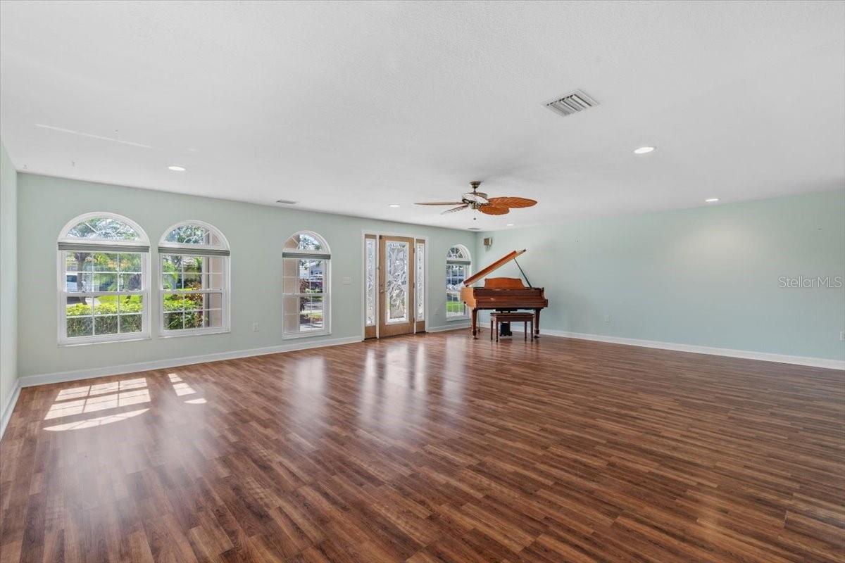 Image 11 of 50 For 4531 44th Street S