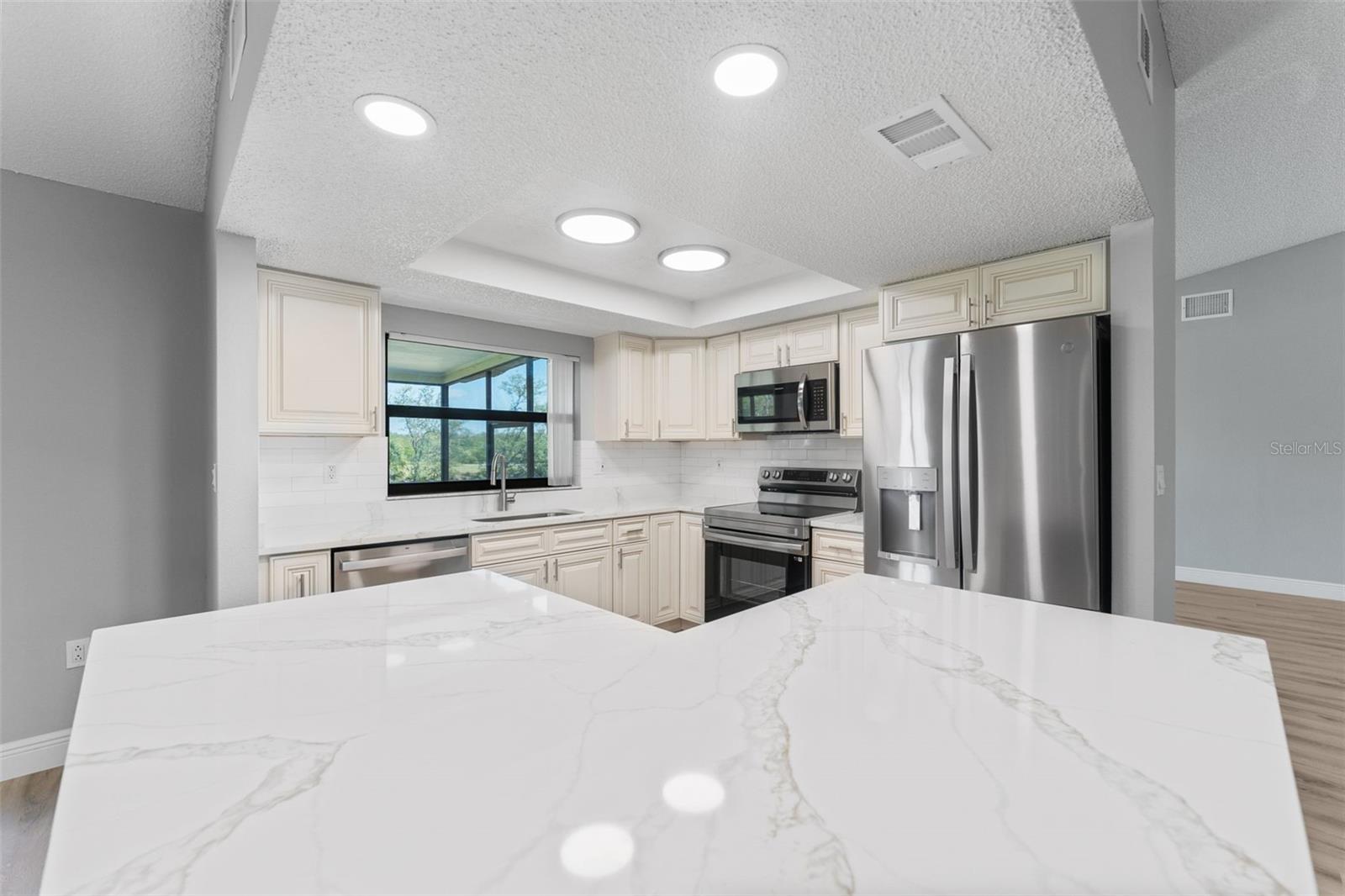 Image 10 of 36 For 3334 Pineview Drive