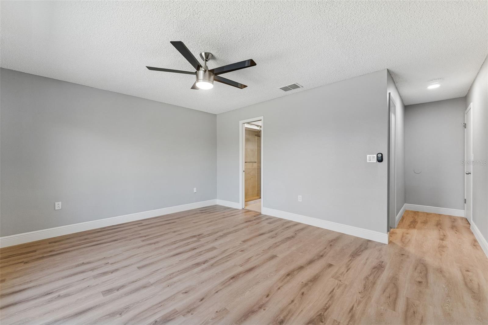 Image 14 of 36 For 3334 Pineview Drive