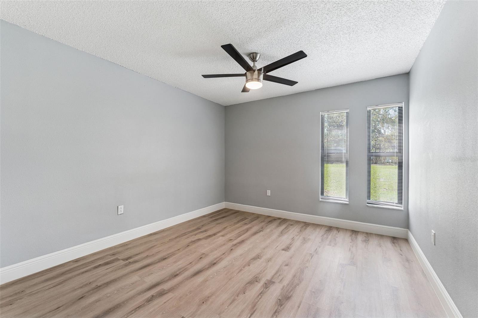 Image 17 of 36 For 3334 Pineview Drive