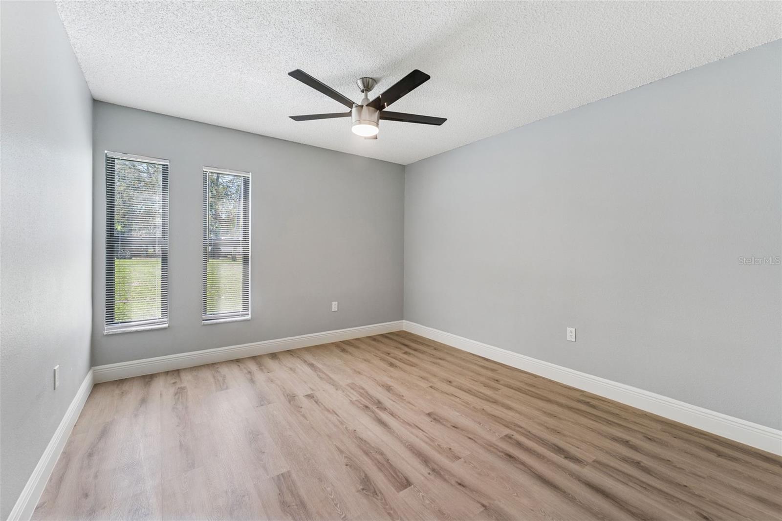 Image 20 of 36 For 3334 Pineview Drive