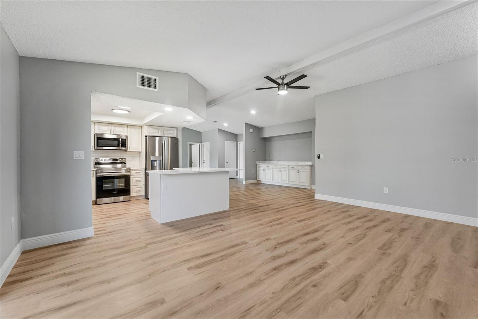 Image 5 of 36 For 3334 Pineview Drive