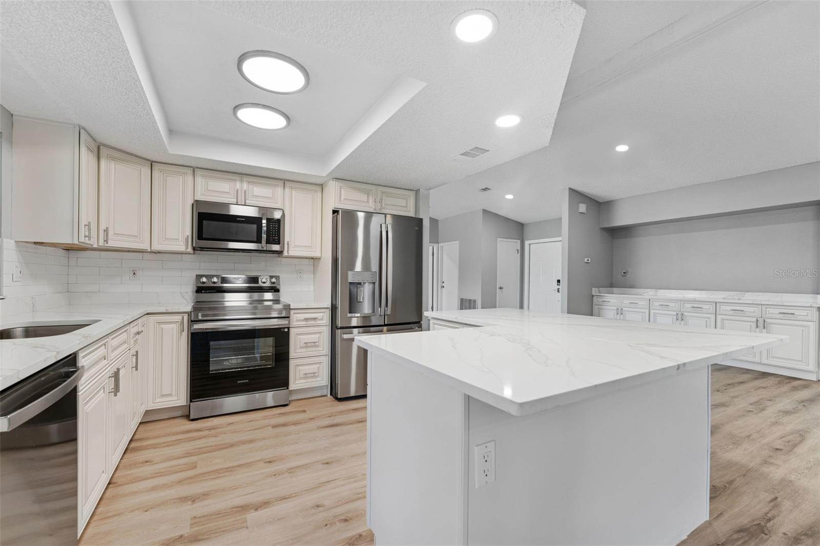 Image 6 of 36 For 3334 Pineview Drive