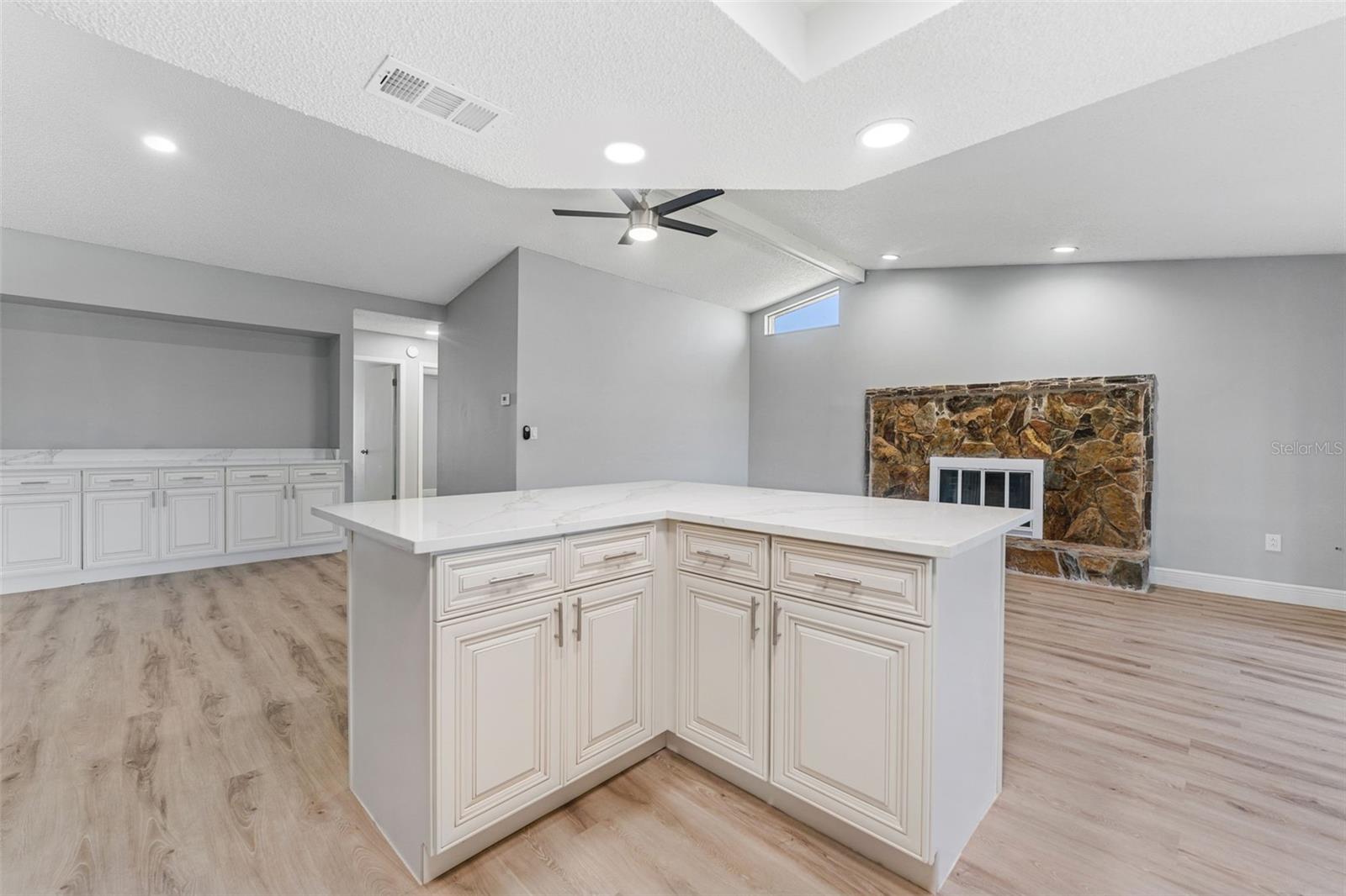 Image 8 of 36 For 3334 Pineview Drive