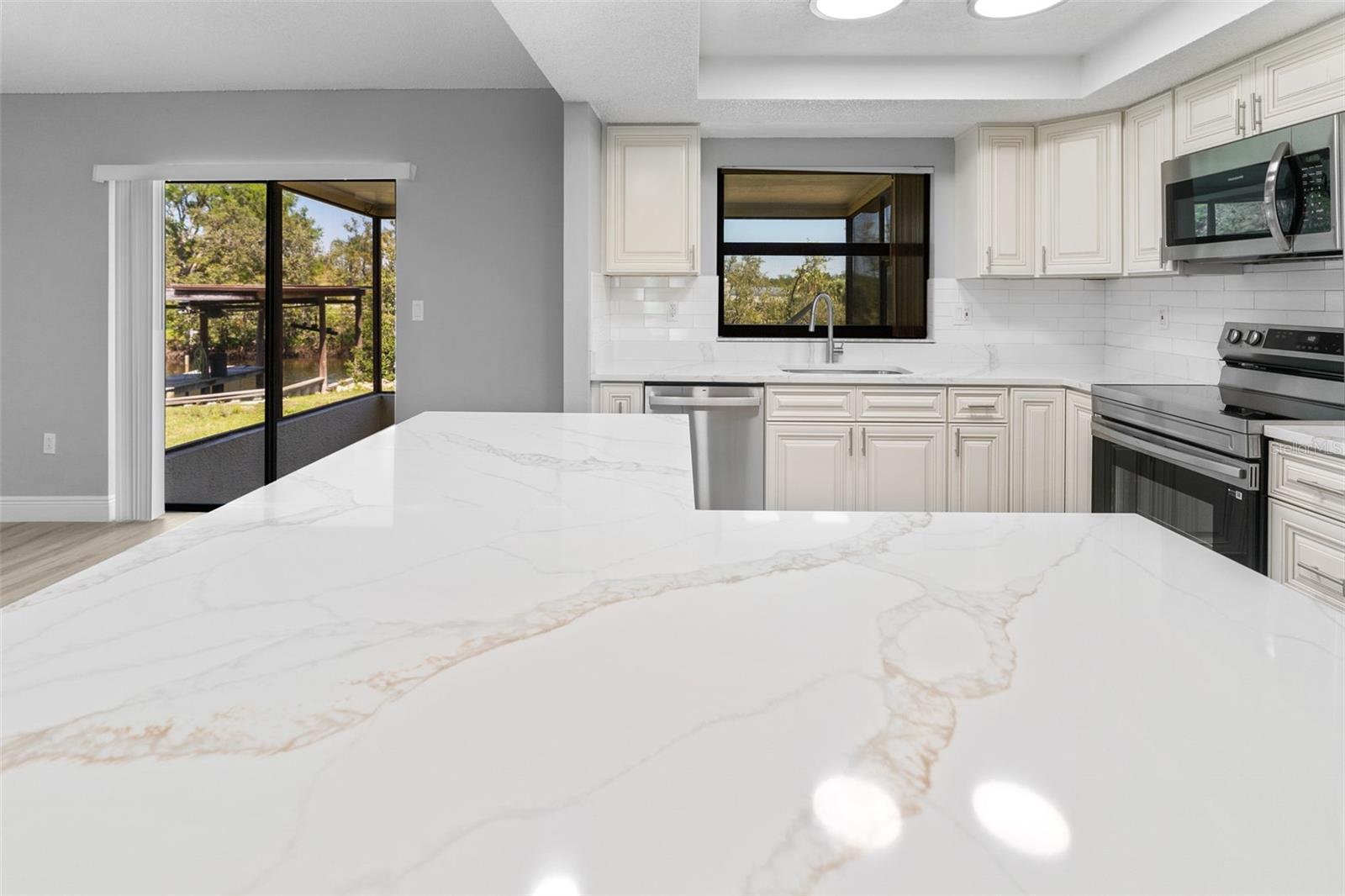 Image 9 of 36 For 3334 Pineview Drive