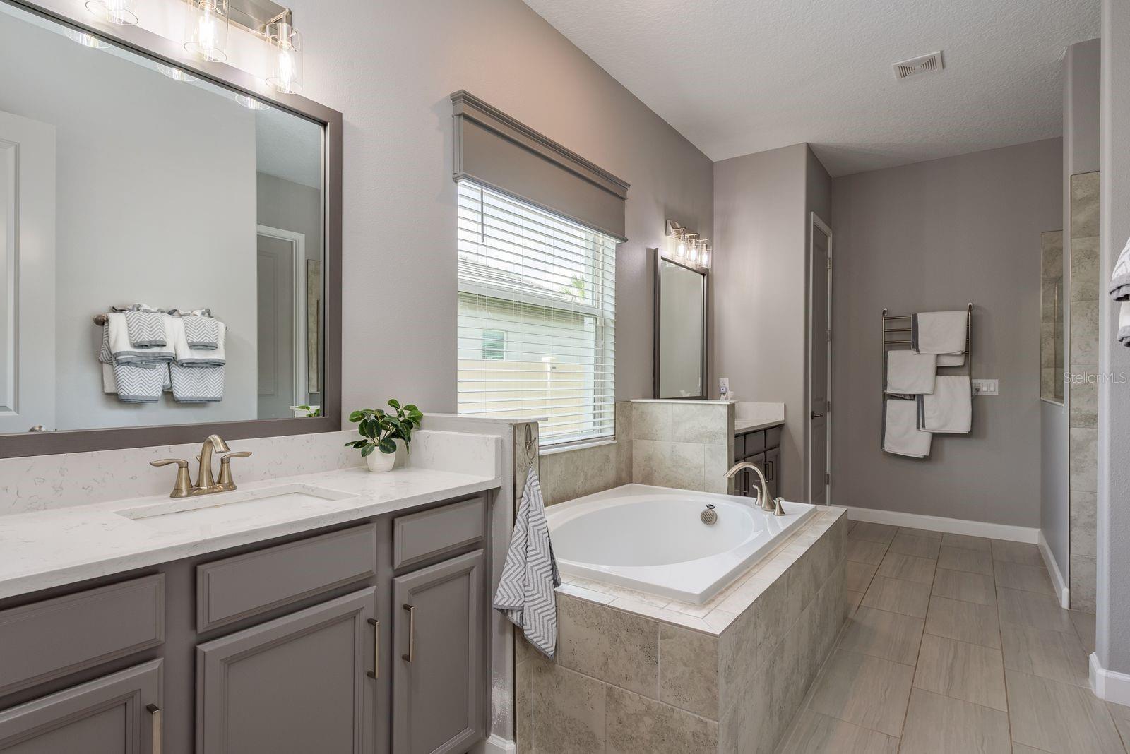 Image 23 of 83 For 10982 Banyan Breeze Boulevard