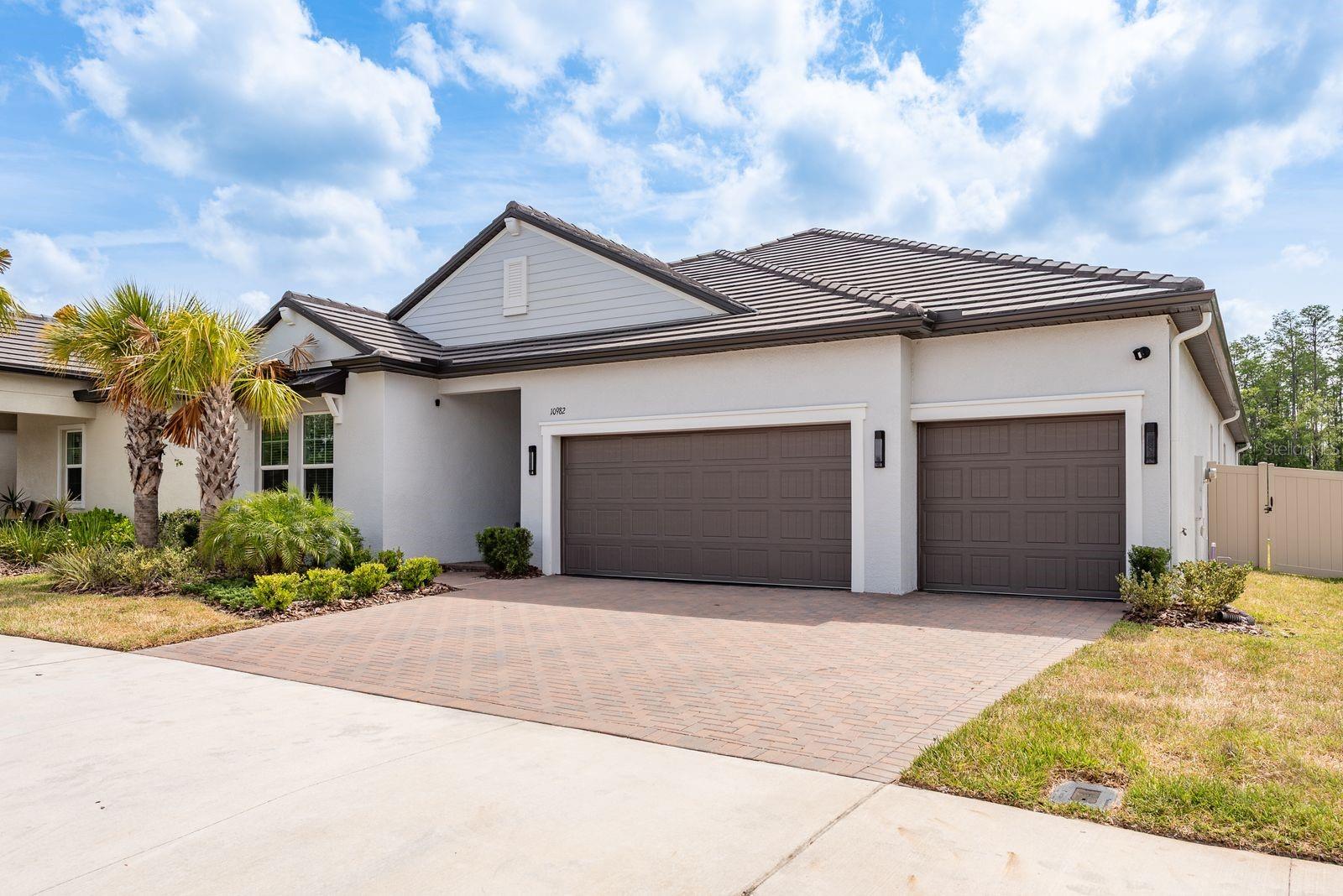 Image 5 of 83 For 10982 Banyan Breeze Boulevard