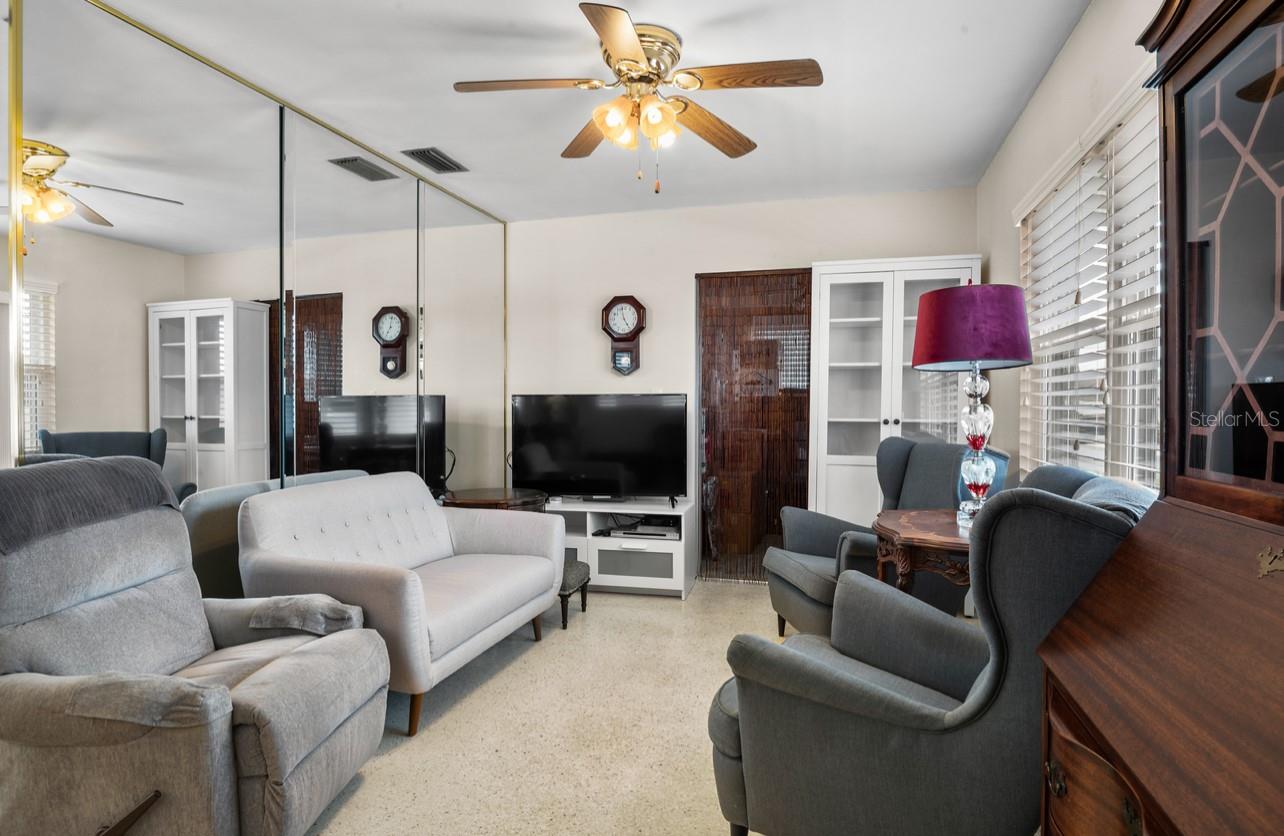 Image 13 of 25 For 12400 Park Boulevard 522