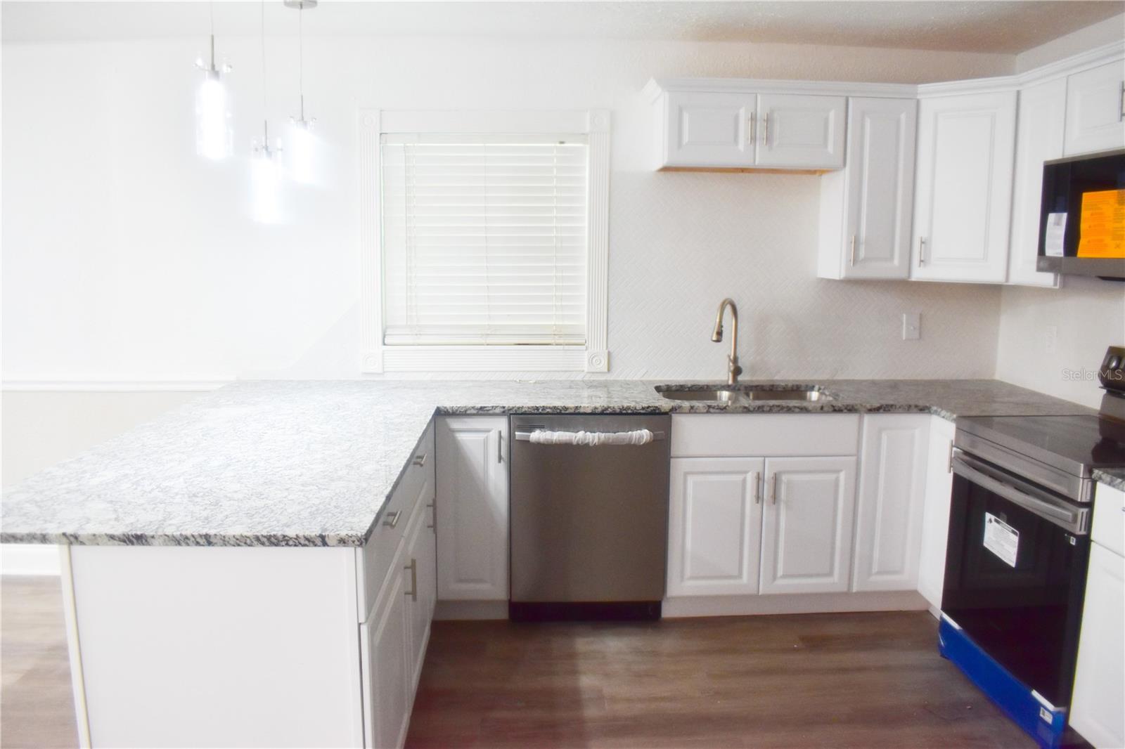 Image 5 of 17 For 3207 23rd Avenue