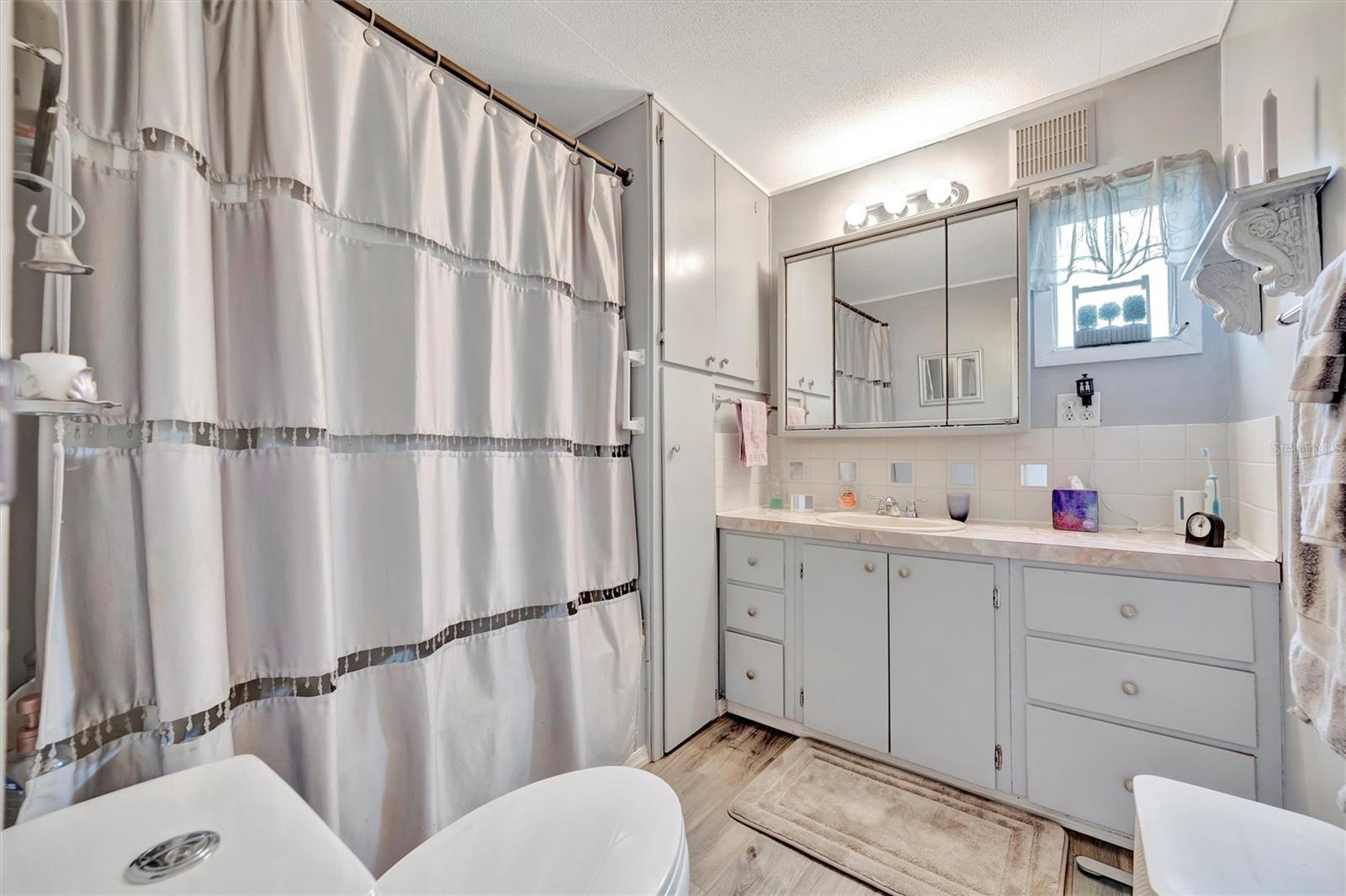 Image 21 of 45 For 123 Saint Kitts Way