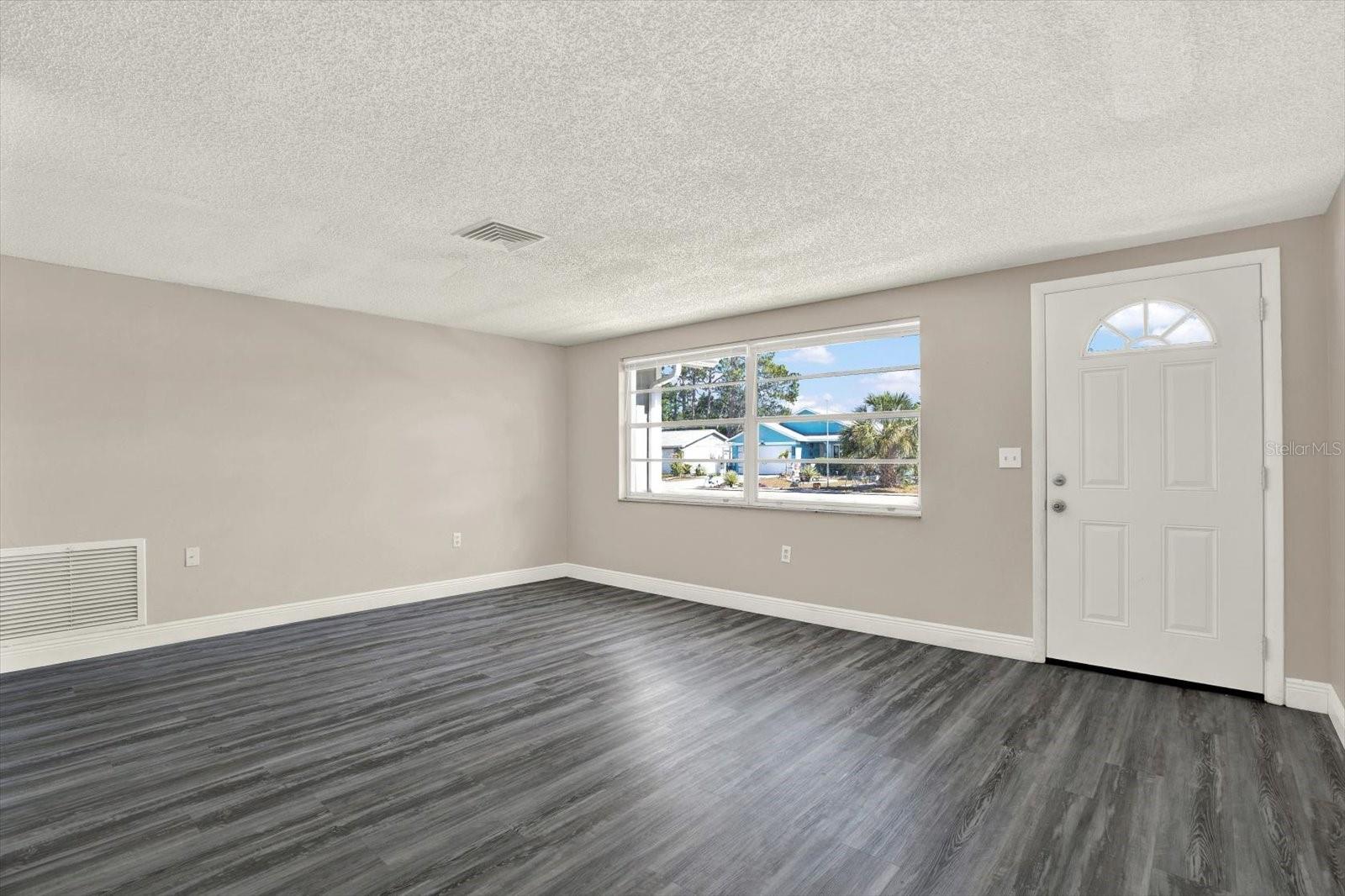 Image 10 of 29 For 6017 6th Avenue