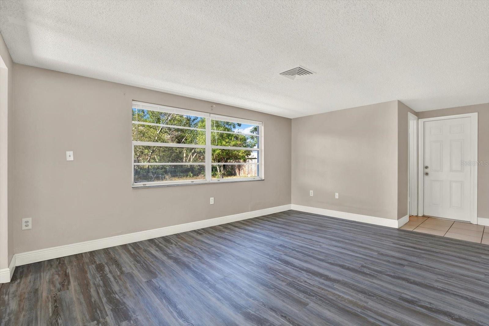 Image 19 of 29 For 6017 6th Avenue