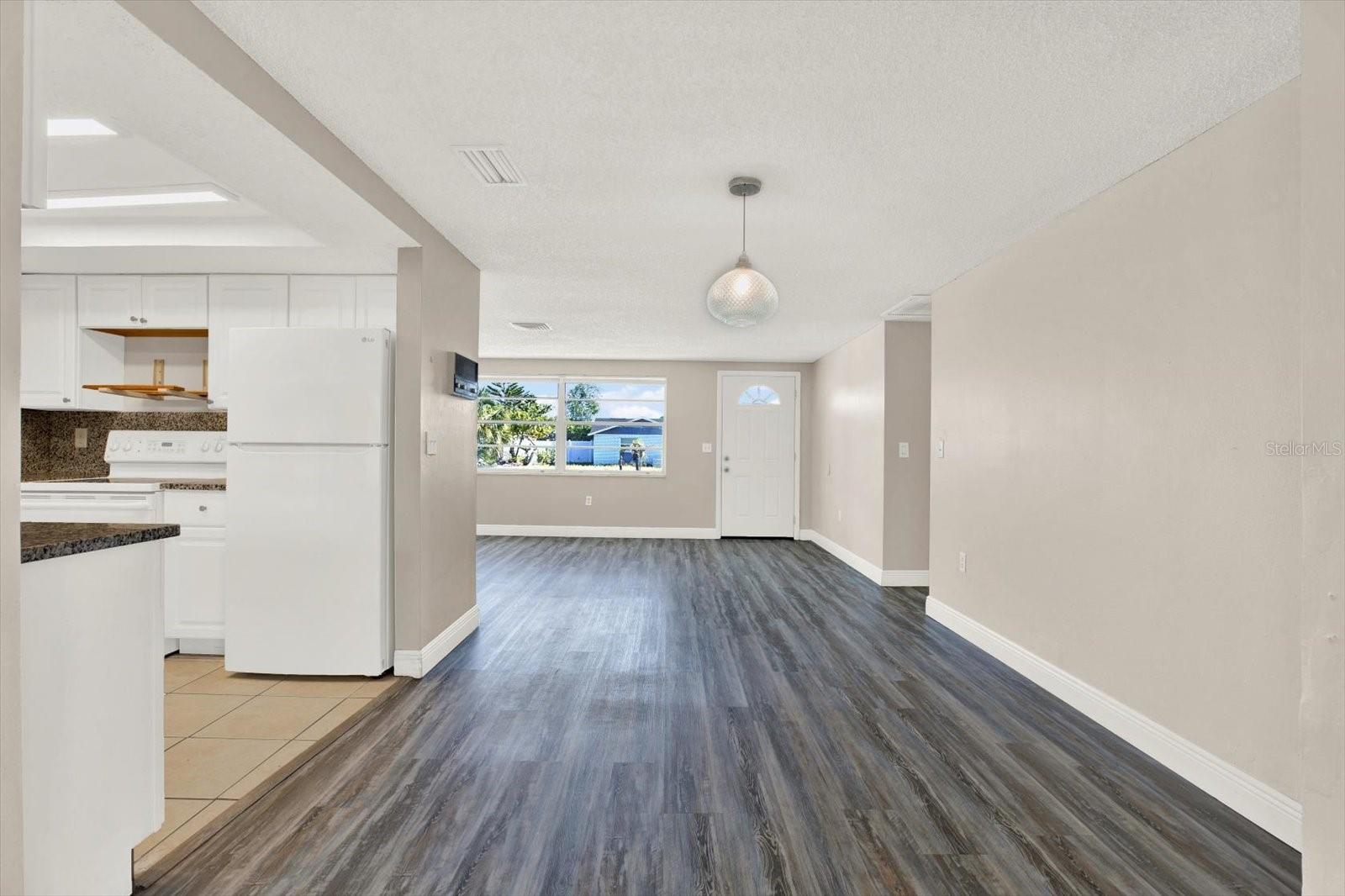 Image 7 of 29 For 6017 6th Avenue